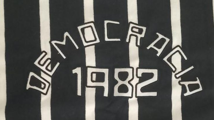 Democracia%3A%20tenho%20orgulho%20da%20camisa%20do%20meu%20time%20revelar%20meu%20voto