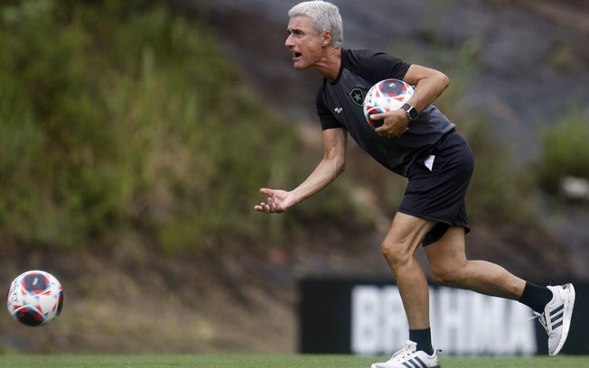 Por ora, Botafogo mantém Luís Castro no cargo de treinador