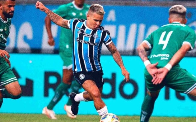 Fabio comemora o gol que definiu o 1 a 0 do Grêmio sobre o Juventude