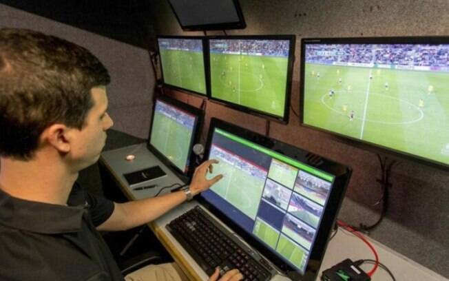 Copa do Mundo 2018 terá árbitro de vídeo, conforme adiantou o presidente da Fifa