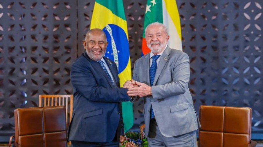 Lula participou de várias reuniões na cúpula do G7