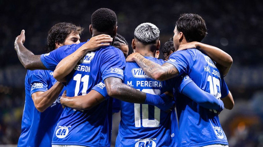 Cruzeiro enfrenta o Pouso Alegre por uma vaga na final do Campeonato Mineiro