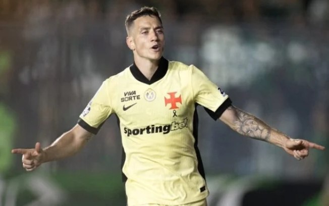 Bruno Duarte em ação com a camisa do Vasco no Brasileirão Bruno Duarte em ação com a camisa do Vasco no Brasileirão
