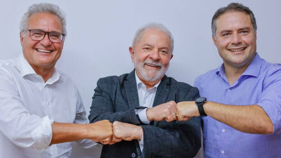 O senador Renan Calheiros e o governador Renan Filho se encontram com Lula, em São Paulo