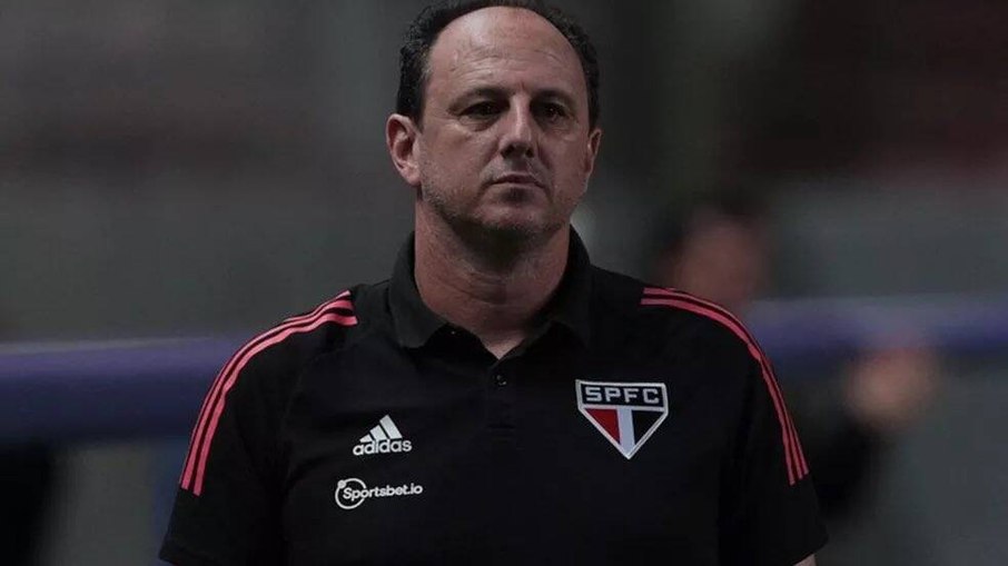 'Cometemos erros grotescos', dispara Ceni após derrota do São Paulo para o Athletico
