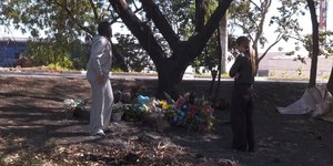 Família visita local da tragédia com Porsche à espera de um adeus