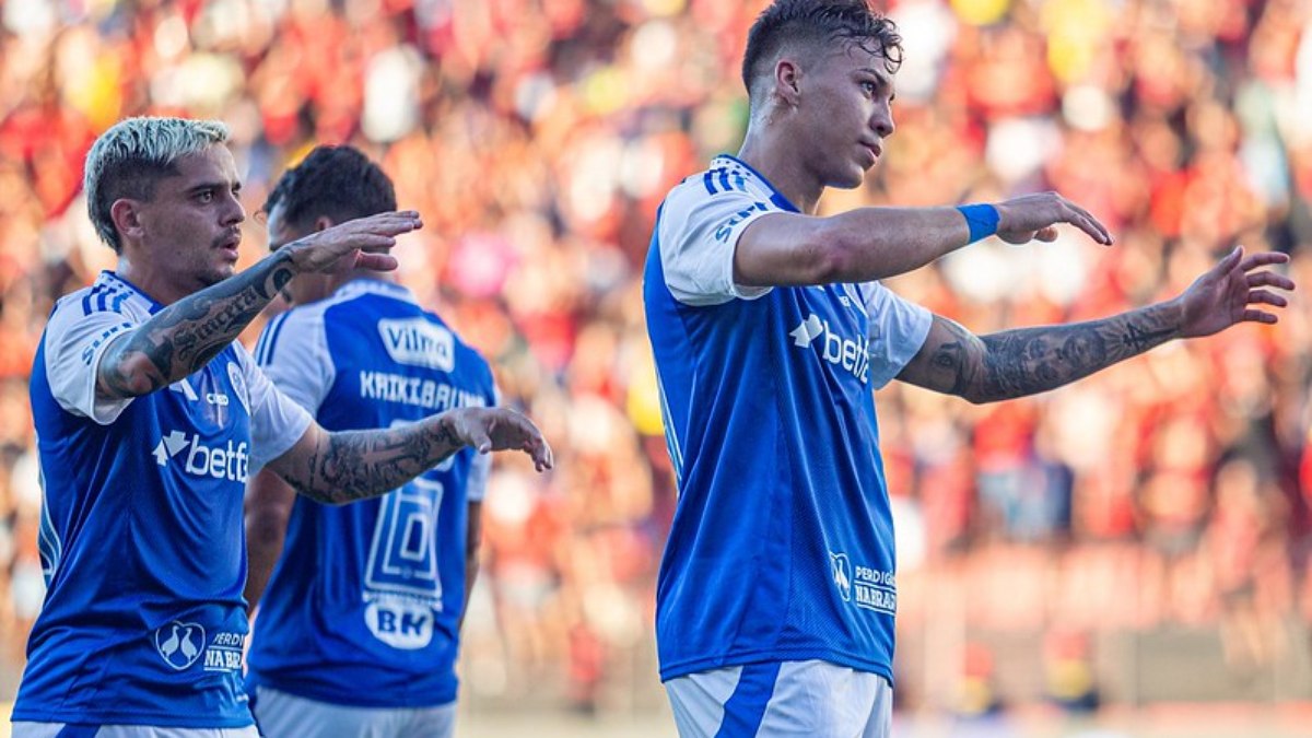 Cruzeiro atropela o Sport no Brasileirão Cruzeiro atropela o Sport no Brasileirão