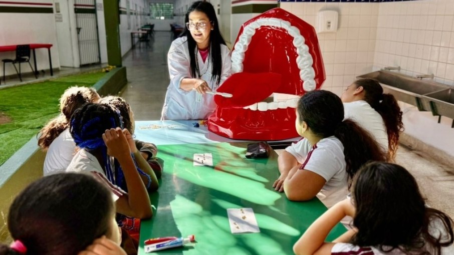 Atividade reforça o compromisso om o bem-estar dos alunos da rede pública Atividade reforça o compromisso om o bem-estar dos alunos da rede pública