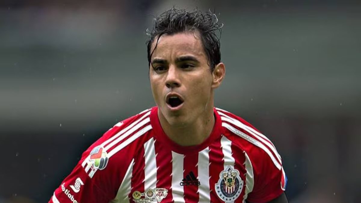 Omar Bravo é o maior artilheiro da história do Guadalajara Omar Bravo é o maior artilheiro da história do Guadalajara