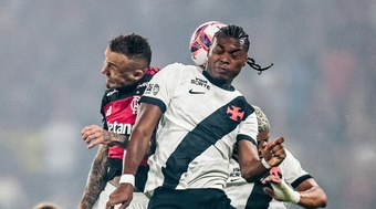 Vasco%20perde%20volante%20expulso%20contra%20Flamengo%3B%20jogo%20segue%20empatado