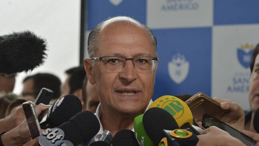 Eleição: Alckmin oficializa filiação ao PSB para ser vice de Lula