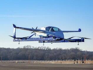 Carro voador da Boeing em testes no aeroporto de Manassas, no estado de Virginia, nos EUA