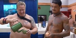 A Fazenda: Murilo dá bronca em Serginho por andar de cueca