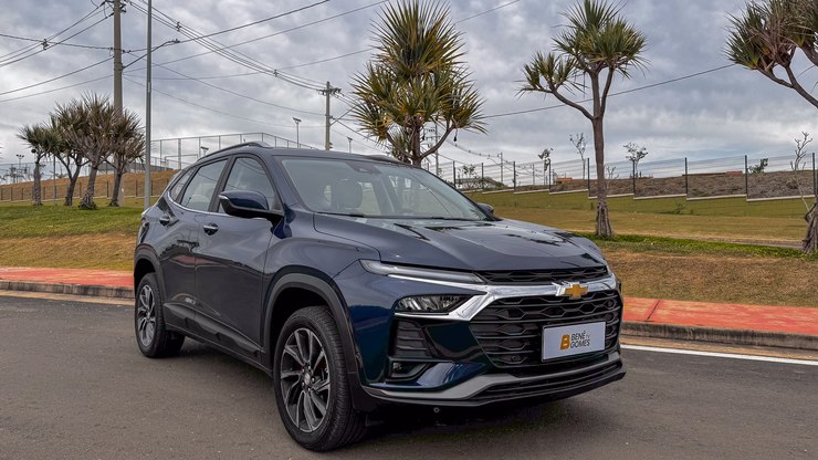 Chevrolet Tracker melhora na linha 2026, mas sem surpresas