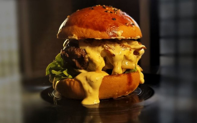 M. Beef lança novo burger com mostarda dijon como ingrediente de destaque