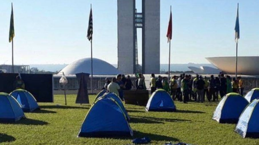 Os apoiadores do presidente Jair Bolsonaro (PL) estão acampados em frente ao QG do Exército desde o segundo turno das eleições