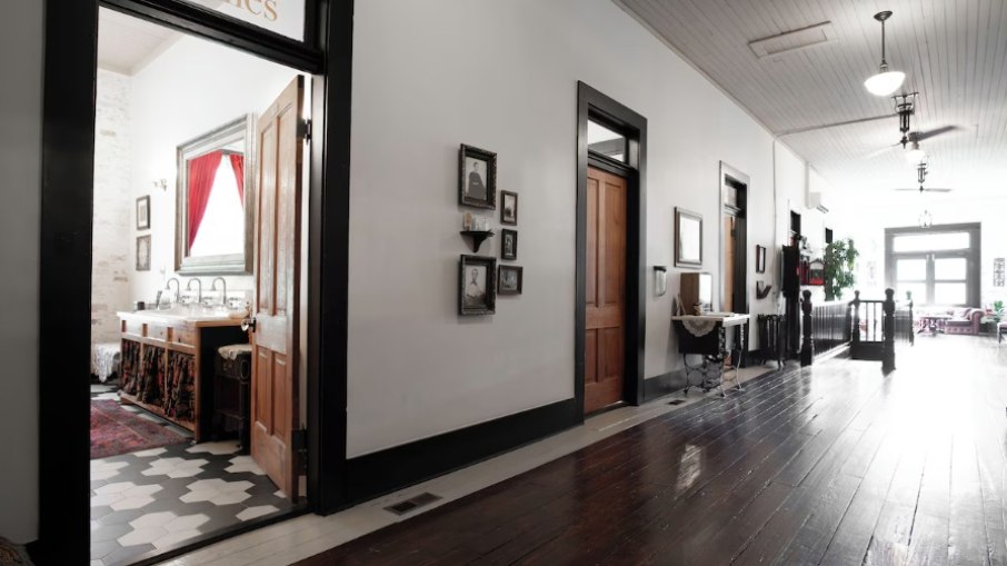 Beard and Lady Inn Beard and Lady Inn