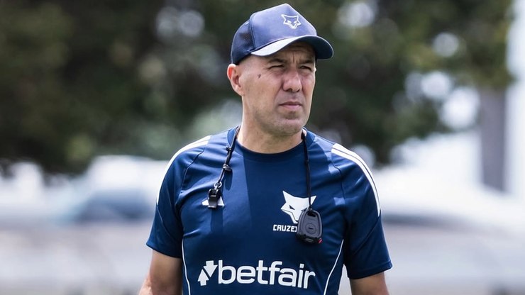 Flamengo anuncia contratação do técnico Leonardo Jardim