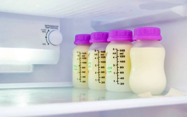 Bianca Collins bebe leite materno em shakes de proteína, puro, em molho de macarrão e até em sopas