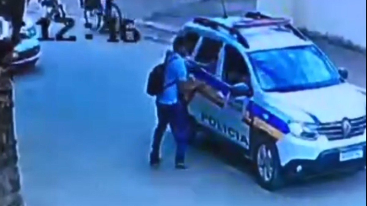 Homem%20esfaqueia%20policial%20e%20%C3%A9%20morto%20em%20Minas%20Gerais