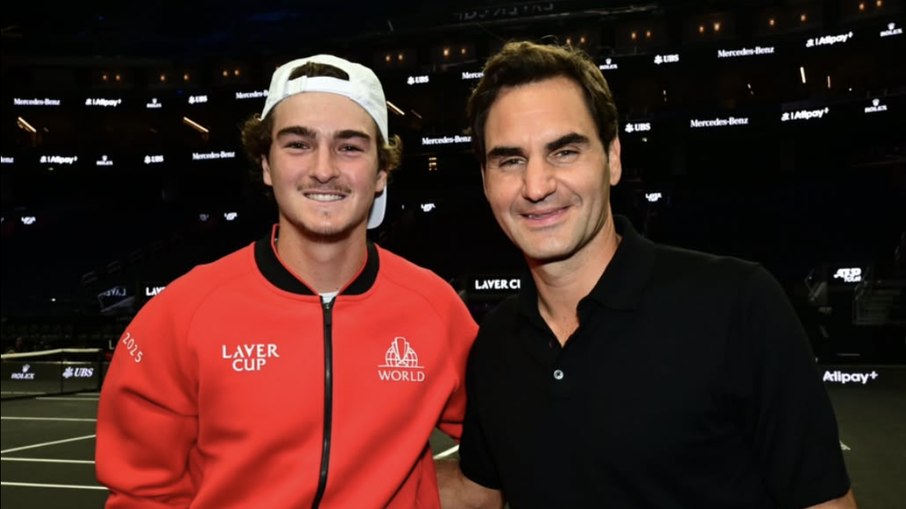 Encontro com ídolo:João Fonseca conhece Roger Federer Encontro com ídolo:João Fonseca conhece Roger Federer