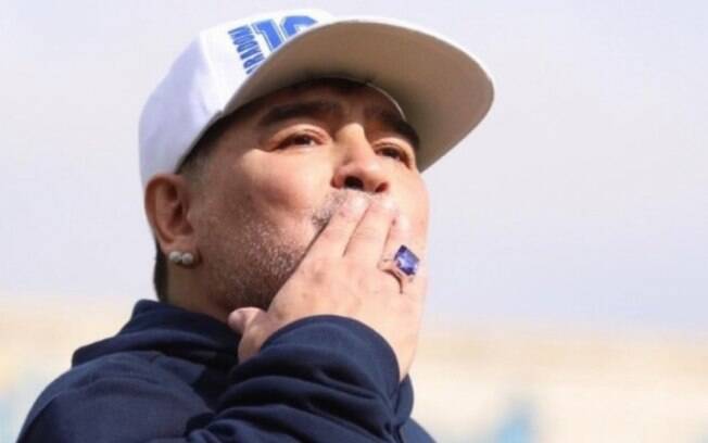 Maradona morreu após parada cardíaca