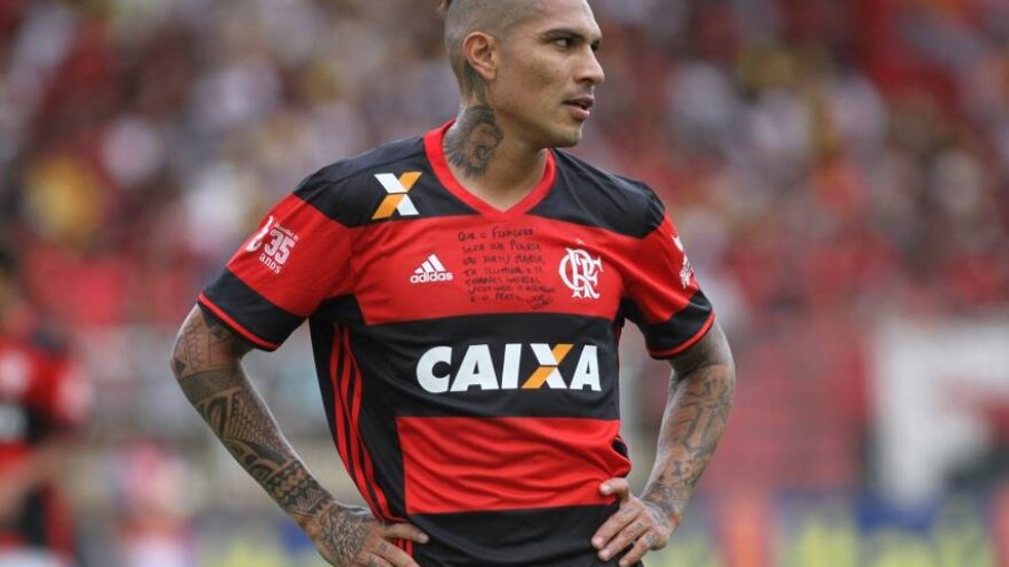 Paolo Guerrero será acionado na Justiça pelo Flamengo