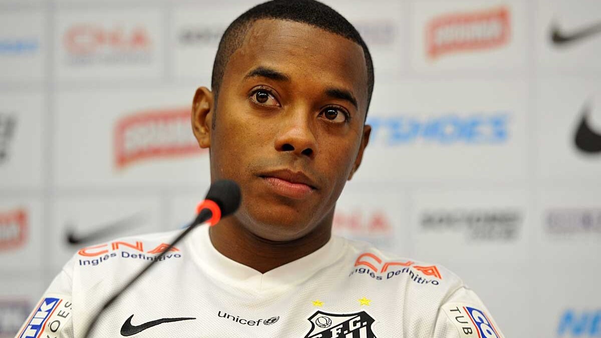 Robinho está preso desde março deste ano após ser condenado por estupro coletivo