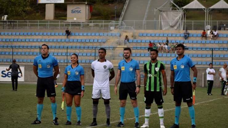 Esposa de Cássio desabafa contra ataques da torcida Ingratos