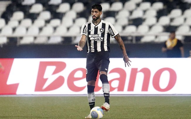 Barboza acabou perdendo espaço para Bastos no Botafogo. Hoje, é reserva da equipe