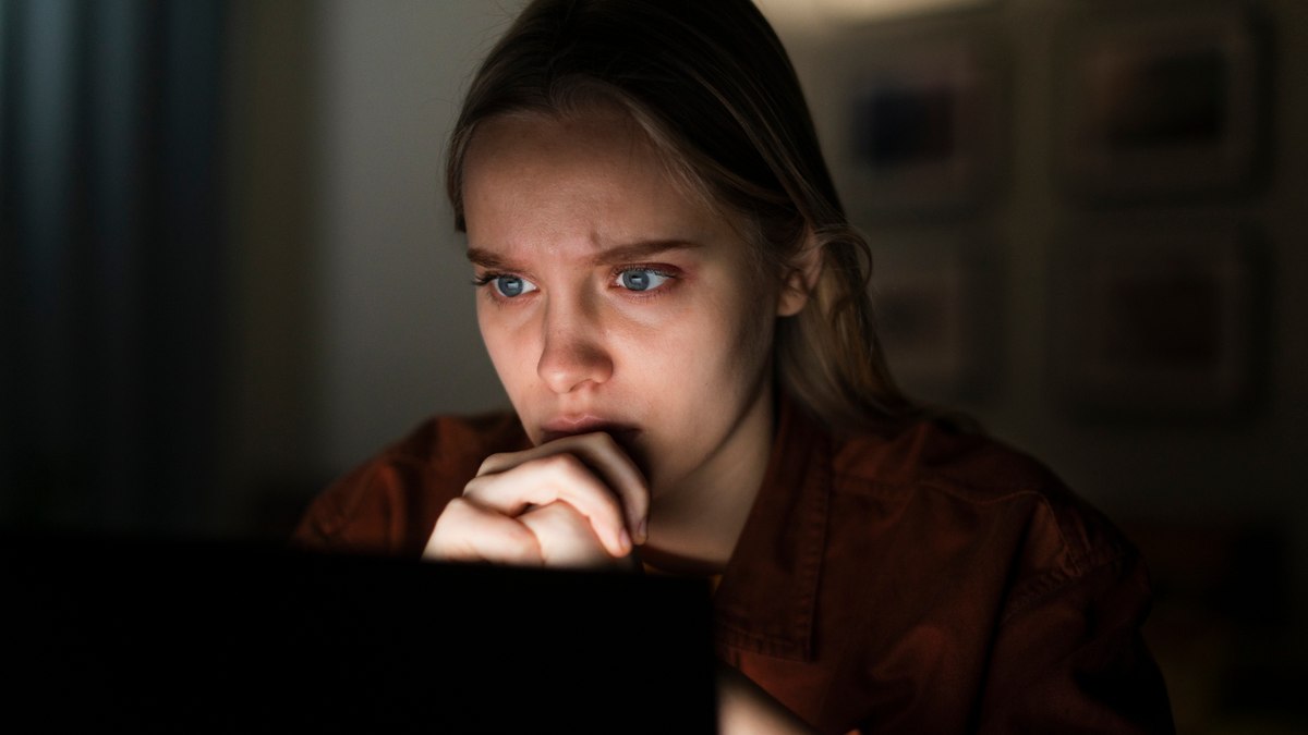 Cresce a violência digital contra mulheres no Brasil Cresce a violência digital contra mulheres no Brasil