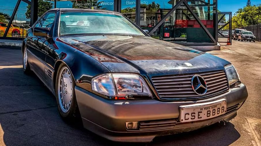 Mercedes-Benz SL 600 de 1993 que pertenceu a Ayrton Senna.