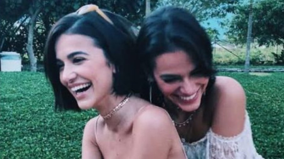 Após críticas, Manu Gavassi comemora o aniversário de Bruna Marquezine