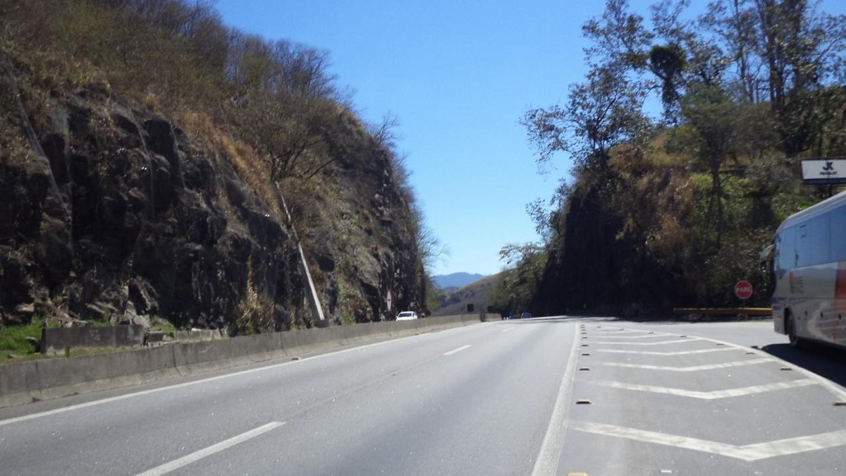 Garganta da Viúva Graça, na Rodovia Presidente Dutra Garganta da Viúva Graça, na Rodovia Presidente Dutra
