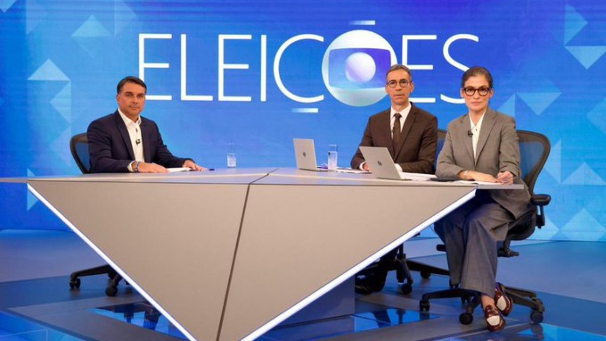 Flávio saiu do JN eleito...o maior cara de pau da eleição - QTU Questões do Universo
