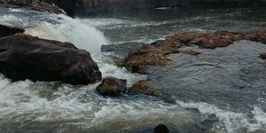 Jovem é encontrado morto após bater a cabeça e cair em rio em GO