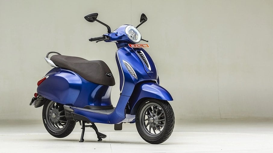 Scooter elétrico da Bajaj Chetak é uma das apostas da marca para ampliar a sua linha de motos 