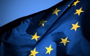 Chefe da UE adia retaliação às tarifas dos EUA em busca de acordo