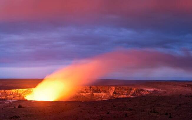 Um dos vulcões norte-americanos é o Kilauea, considerado um dos mais ativos de todo o mundo e localizado no Havaí