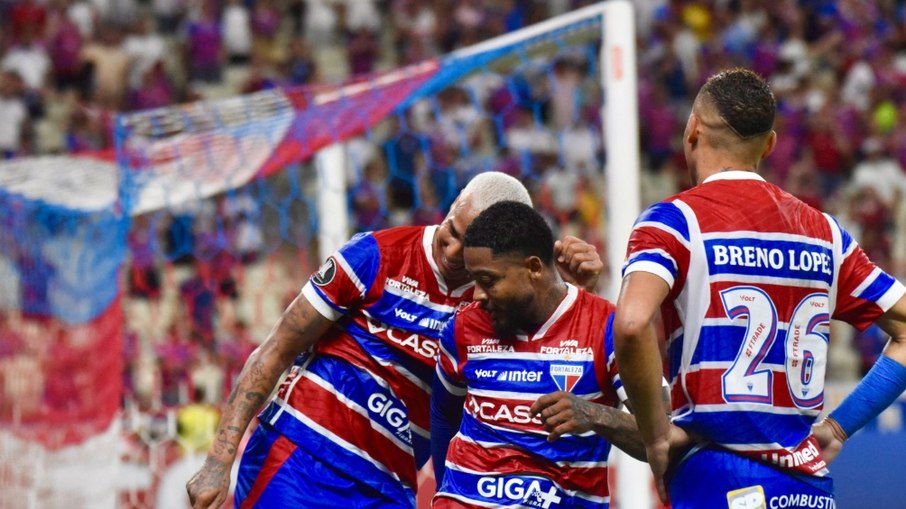 Fortaleza goleia Colo-Colo na Libertadores e assume 2º lugar do grupo Fortaleza goleia Colo-Colo na Libertadores e assume 2º lugar do grupo