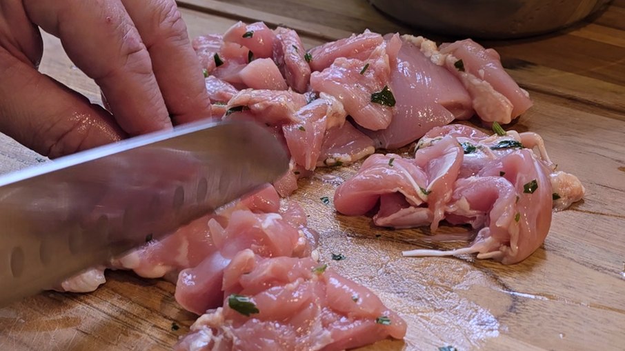 Cubos de frango