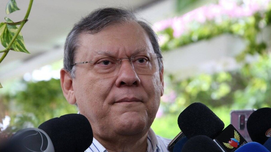 Milton Neves afirma ter sido vítima de golpe milionário Milton Neves afirma ter sido vítima de golpe milionário