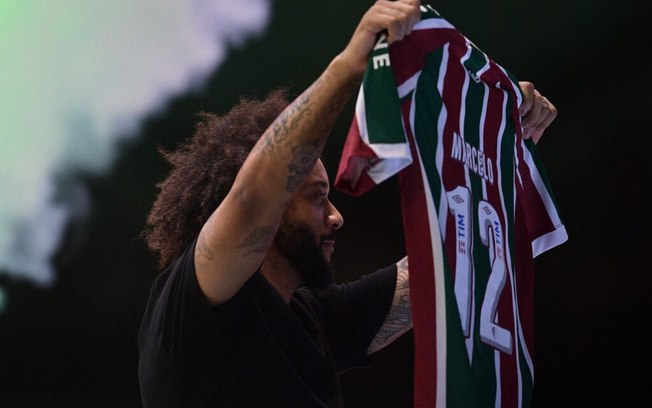 Marcelo chega ao Fluminense sob festa: ‘Melhor dia da minha vida’
