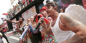 EUA emitem alerta para estadunidenses no Carnaval do Brasil