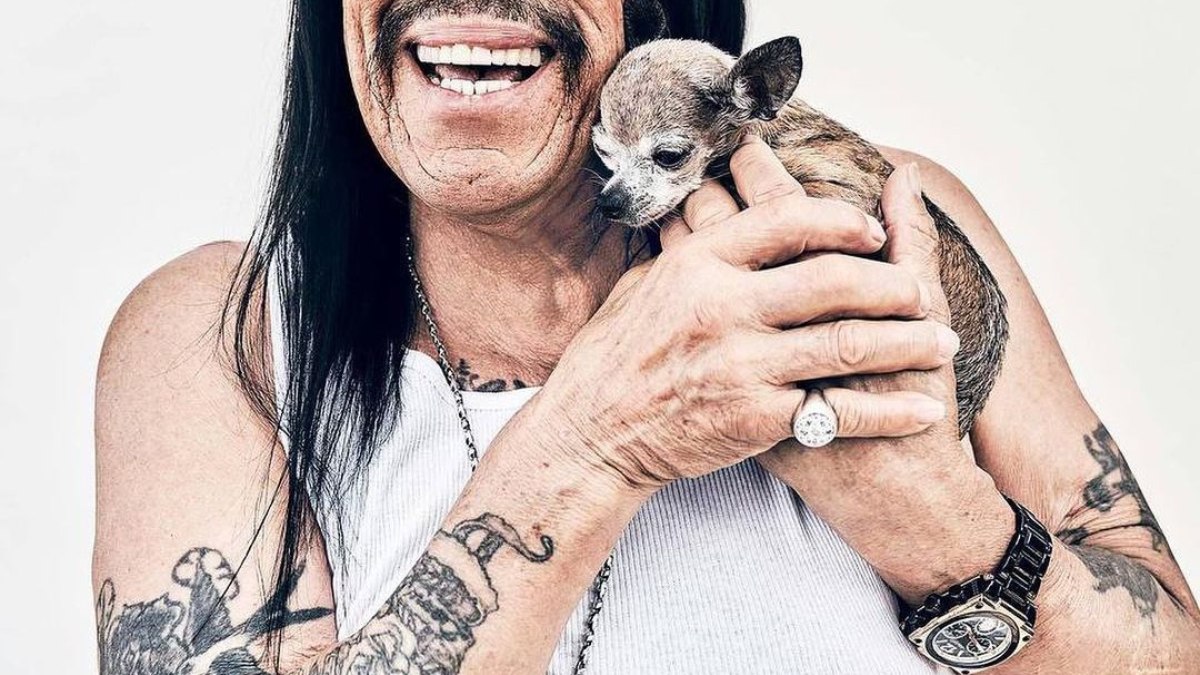 Danny Trejo, de Machete, pede que fãs abracem seus animais de estimação em homenagem a sua cadela, Dixie, que morreu aos 16 anos