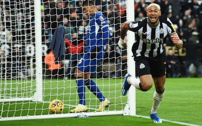 Joelinton tem três gols na atual temporada pelo Newcastle 