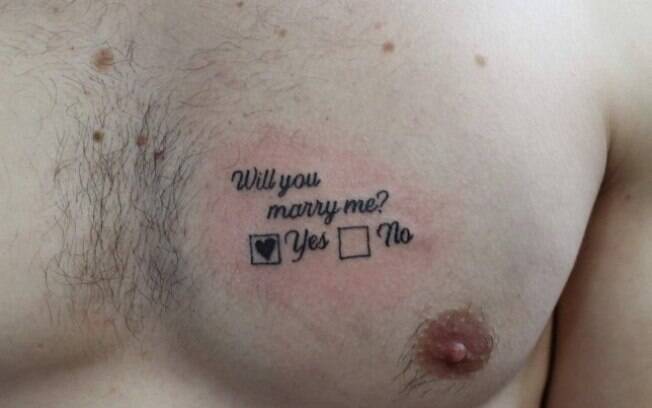 pedido de casamento em forma de tatuagem