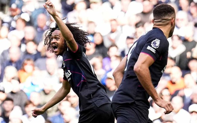 Chong vibra ao fazer o gol do Luton Town. Mas, no fim, deu Tottenham