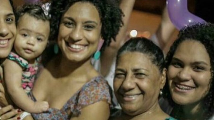 Mãe de Marielle Franco se surpreende com prisão de supostos mandantes