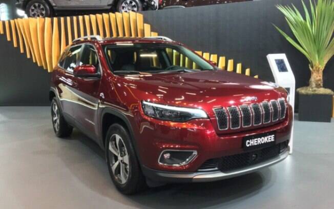 Novo Cherokee só tinha sido apresentado no exterior. Mas agora faz a sua estréia no Salão do Automóvel 2018